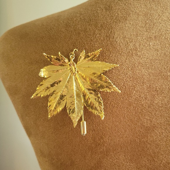 Jewelry - Vintage Gold Japanese Maple Leaf Stick Pin Large 2.5 Inch Leaf Cottagecore